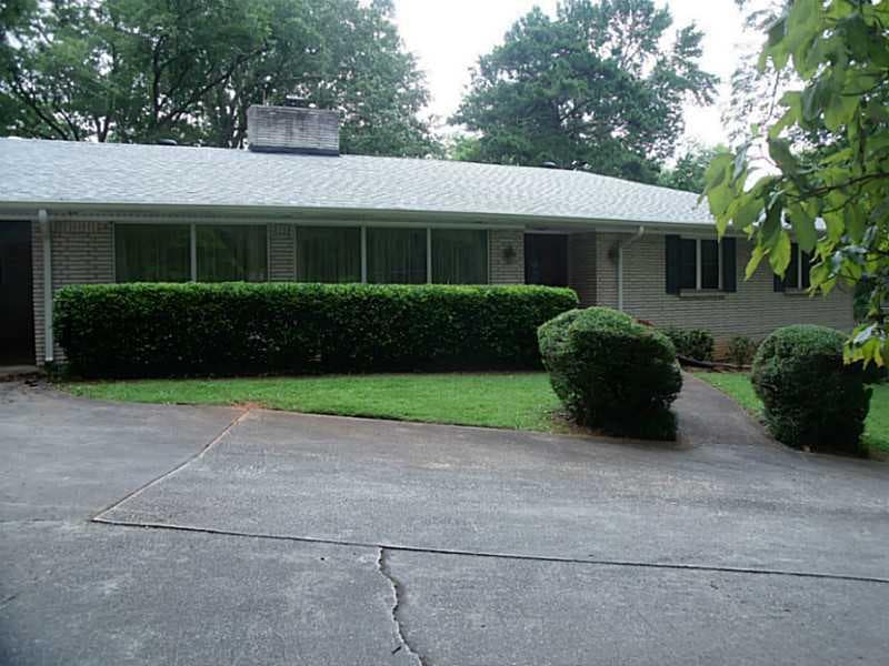6 bedroom, 3,132 sq ft single family residence sold at 720 Flat Shoals Avenue, Atlanta, GA 30316