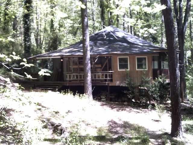 2 bedroom single family residence sold at 4595 Lake Forrest Drive, Sandy Springs, GA 30342