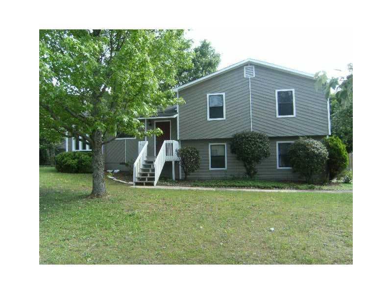 3 bedroom, 1,295 sq ft single family residence sold at 2492 Wood Meadows Drive, Marietta, GA 30064