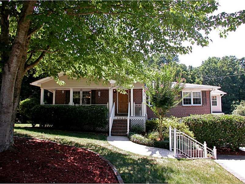 3 bedroom, 3,294 sq ft single family residence sold at 2905 Lanier Beach South Road, Cumming, GA 30041