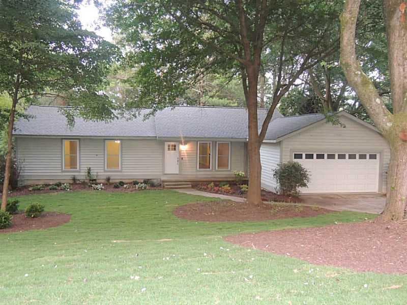 9685 Pine Thicket Way, Roswell, GA 30075 — most recent listing photo