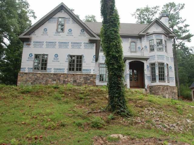 6 bedroom single family residence sold at 285 Lafayette Way, Atlanta, GA 30327
