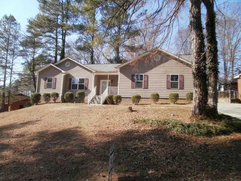 3 bedroom, 1,320 sq ft single family residence sold at 4476 Greenleaf Circle, Atlanta, GA 30331