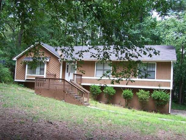 3 bedroom, 1,677 sq ft single family residence sold at 5712 Albans Way, Lithonia, GA 30058