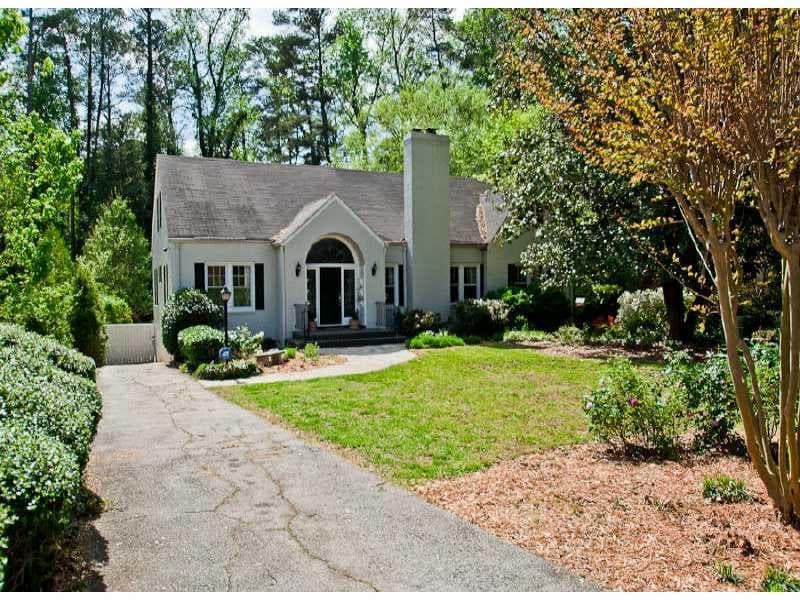 6 bedroom, 4,285 sq ft single family residence sold at 72 W Brookhaven Drive, Atlanta, GA 30319