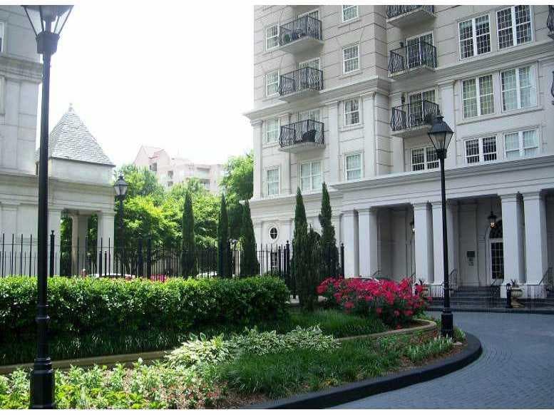 2 bedroom, 1,122 sq ft condominium sold at 195 14th Street 1703, Atlanta, GA 30309