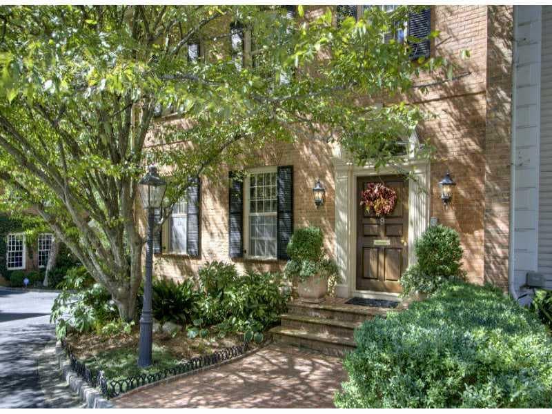 3 bedroom townhouse sold at 3085 Slaton Drive 9, Atlanta, GA 30305