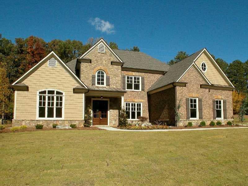 135 Robinwood Court, Roswell, GA 30075 — most recent listing photo