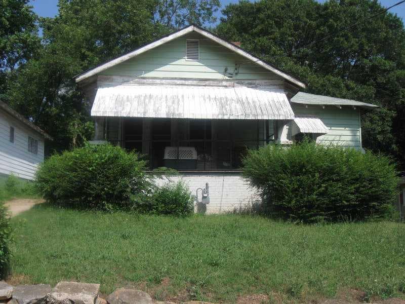 3 bedroom, 1,560 sq ft single family residence sold at 1633 Woodbine Avenue, Atlanta, GA 30317