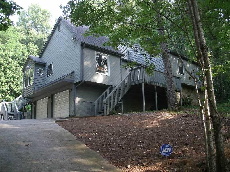 4 bedroom, 1,464 sq ft single family residence sold at 10590 Shallowford Road, Roswell, GA 30075