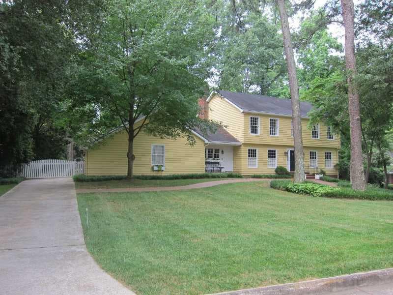 5 bedroom, 3,300 sq ft single family residence sold at 1350 Barron Court, Atlanta, GA 30327