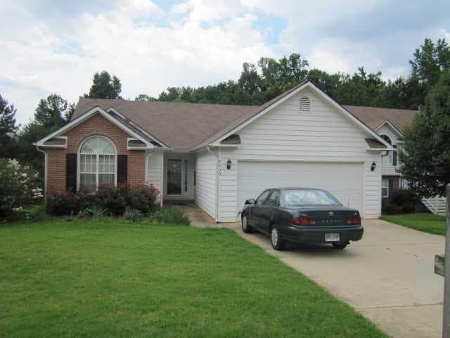 3 bedroom, 1,386 sq ft single family residence sold at 7635 LAKEMOOR Drive, Riverdale, GA 30296