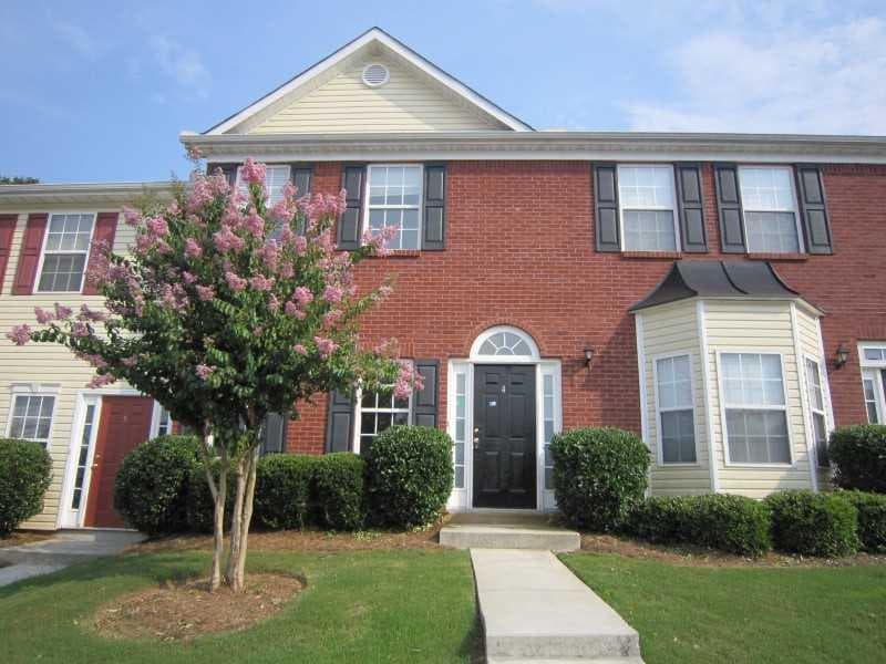 2 bedroom, 1,406 sq ft townhouse sold at 4210 Oakwood Road 4B, Oakwood, GA 30566