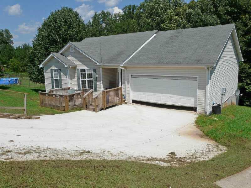 3 bedroom, 3,529 sq ft single family residence sold at 6006 Daffodil Drive, Flowery Branch, GA 30542
