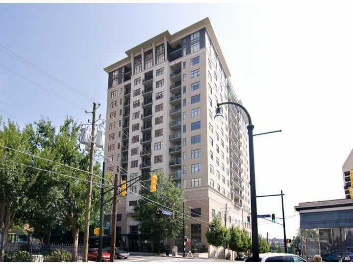 2 bedroom, 1,135 sq ft condominium sold at 565 Peachtee Street 1011, Atlanta, GA 30308