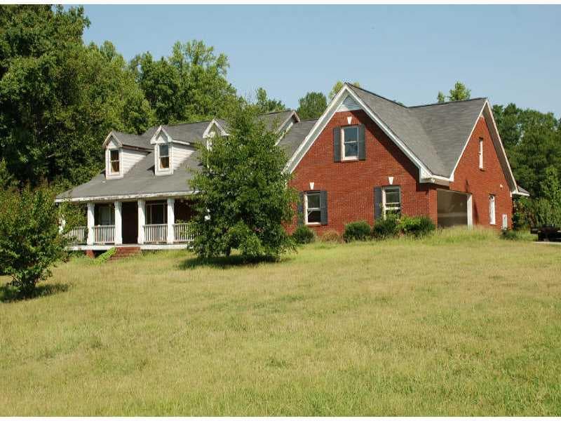 3 bedroom, 2,692 sq ft single family residence sold at 1765 Knight Circle, Loganville, GA 30052