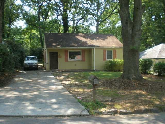 3 bedroom, 929 sq ft single family residence sold at 1391 Graymont Drive, Atlanta, GA 30310