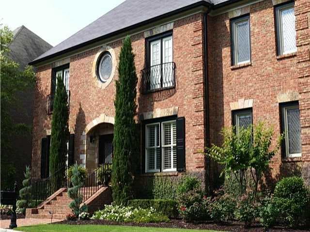 5 bedroom, 3,926 sq ft single family residence sold at 1240 Brookhaven Hideway Court, Atlanta, GA 30319