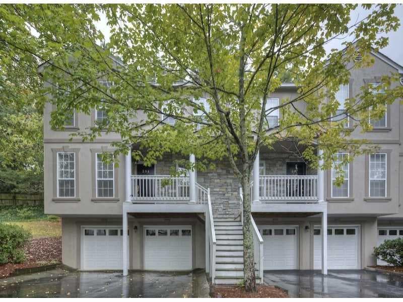 3 bedroom townhouse sold at 301 Masons Creek Circle 301, Atlanta, GA 30350
