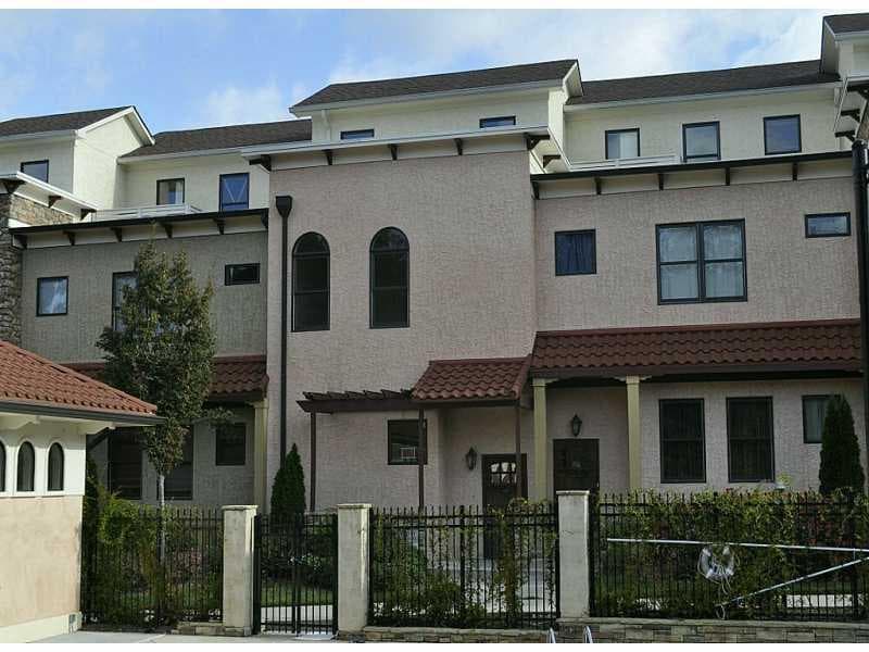 4 bedroom, 2,349 sq ft townhouse sold at 105 Kiram Terrace 105, Atlanta, GA 30331