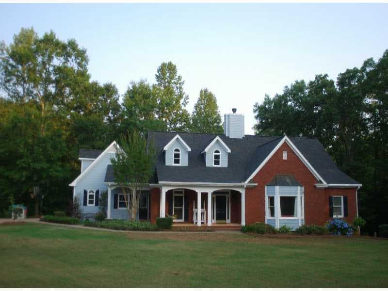 4 bedroom, 2,650 sq ft single family residence sold at 353 Moons Bridge Road, Hoschton, GA 30548