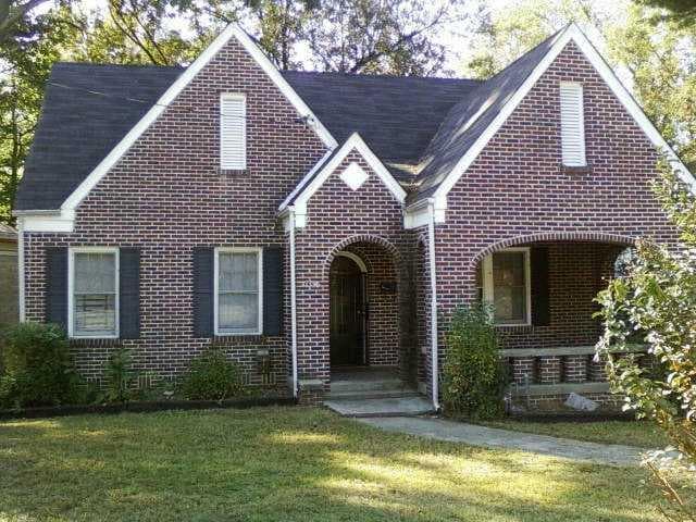 3 bedroom, 2,422 sq ft single family residence sold at 1396 Oglethorpe Avenue, Atlanta, GA 30310