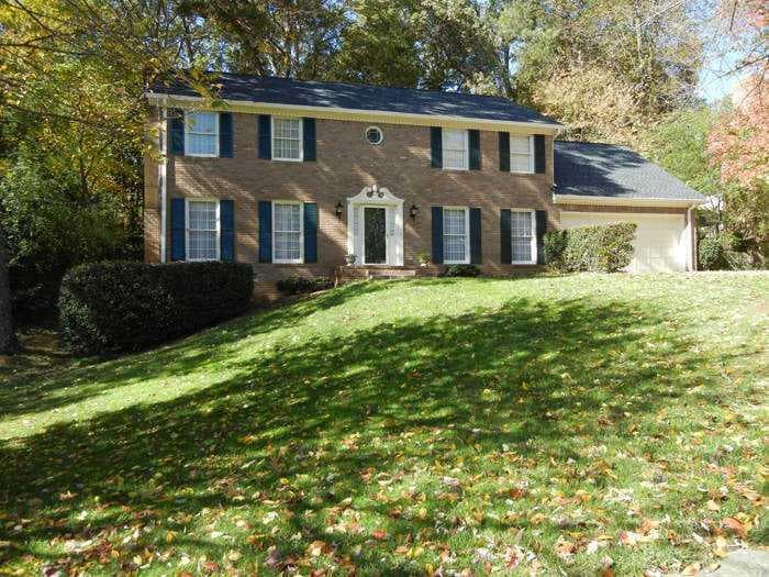 5 bedroom, 2,754 sq ft single family residence sold at 5161 Lakesprings Court, Dunwoody, GA 30338