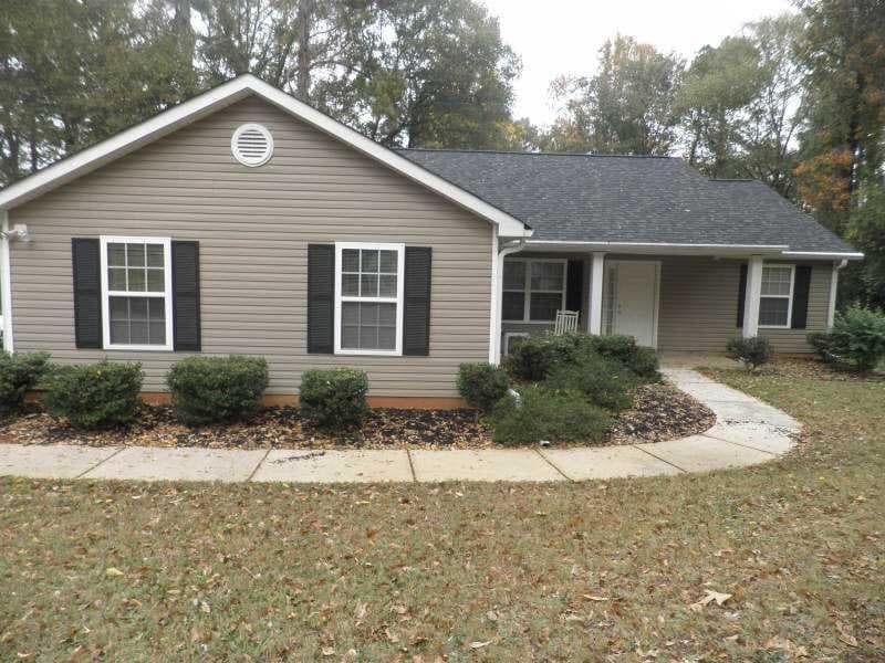 3 bedroom single family residence sold at 128A Couch Street, Moreland, GA 30259