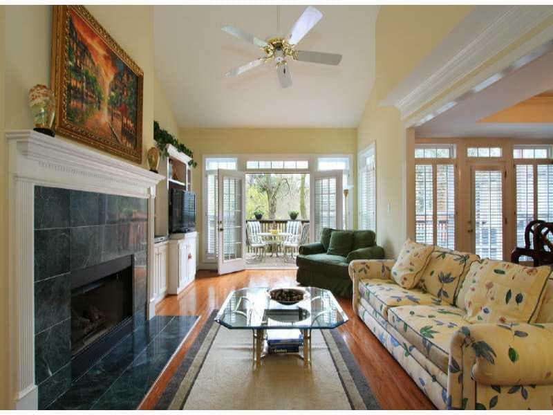 3 bedroom, 2,383 sq ft townhouse sold at 4519 Wieuca Road 4519, Atlanta, GA 30342