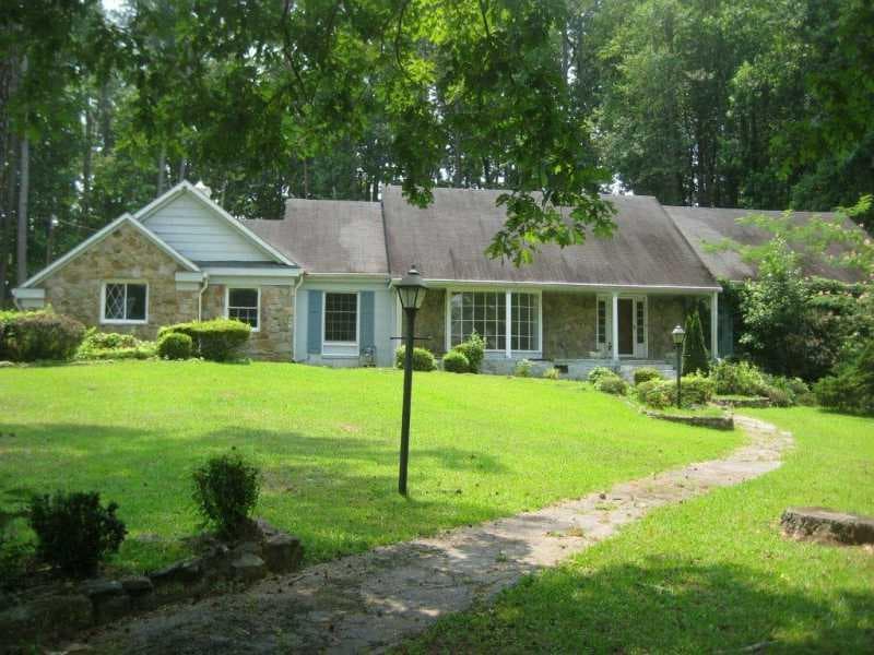 5 bedroom, 4,195 sq ft single family residence sold at 4340 Pompey Drive, Atlanta, GA 30331