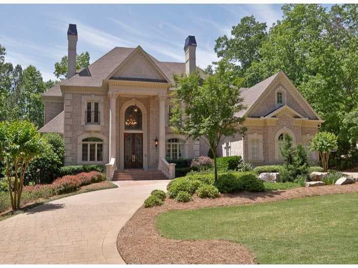 6 bedroom, 7,382 sq ft single family residence sold at 1010 Abingdon Lane, Johns Creek, GA 30022