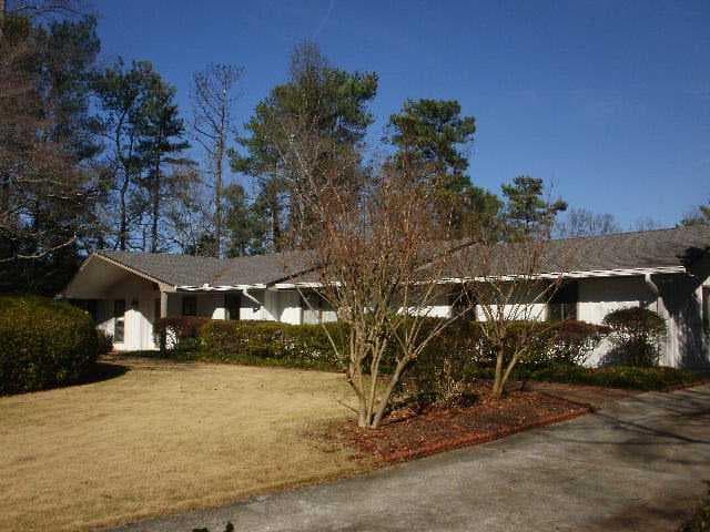 5 bedroom, 2,653 sq ft single family residence sold at 7970 Innsbruck Drive, Atlanta, GA 30350