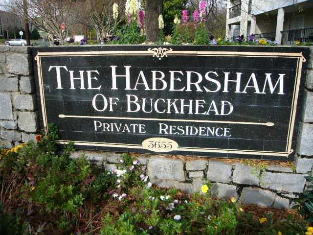 1 bedroom townhouse sold at 3655 Habersham Road 124A, Atlanta, GA 30305