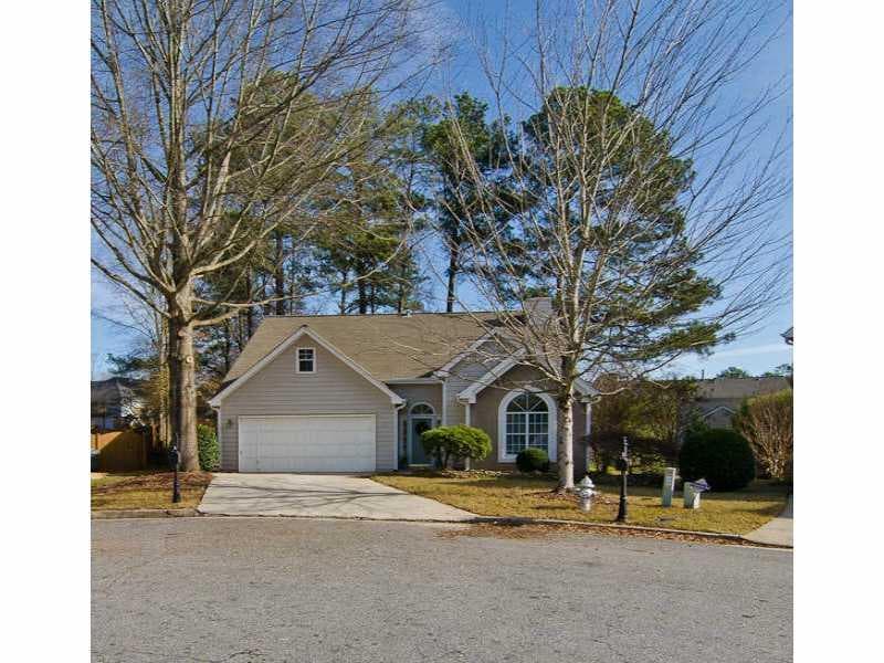 3 bedroom, 1,500 sq ft single family residence sold at 140 Blue Heron Lane, Alpharetta, GA 30009