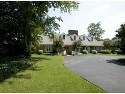 6 bedroom single family residence sold at 5385 Cross Roads Manor, Atlanta, GA 30327
