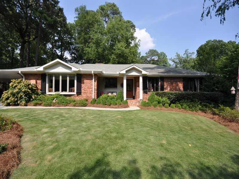 4 bedroom, 1,908 sq ft single family residence sold at 3075 W Roxboro Road, Atlanta, GA 30324