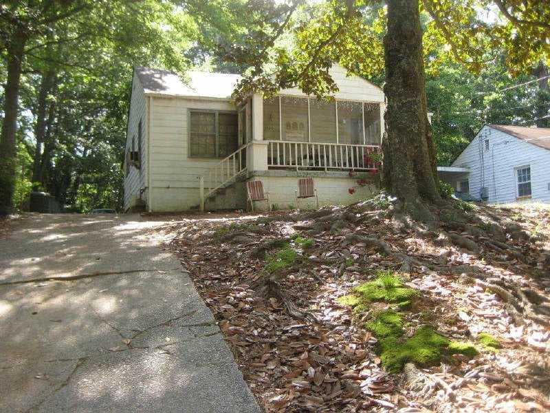 1,056 sq ft single family residence sold at 1400 SW Elizabeth Avenue, Atlanta, GA 30310