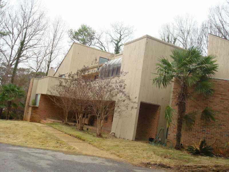 5 bedroom, 5,961 sq ft single family residence sold at 1339 Beechwood Hills Court, Atlanta, GA 30327
