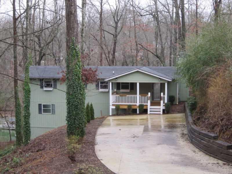 6129 White Oak Drive, Flowery Branch, GA 30542 — most recent listing photo