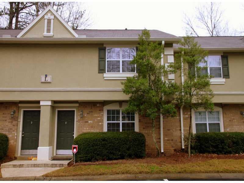 2 bedroom, 1,324 sq ft condominium sold at 6900 Roswell Road 8L, Atlanta, GA 30328