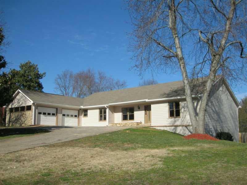 6 bedroom single family residence sold at 560 Saddle Creek Circle, Roswell, GA 30076
