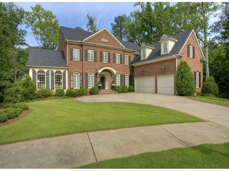 6 bedroom single family residence sold at 850 Buckhead Trace, Atlanta, GA 30342