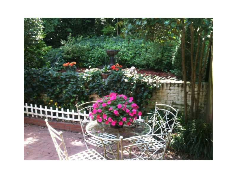 5410 Chemin De Vie 5410, Atlanta, GA 30342 — most recent listing photo