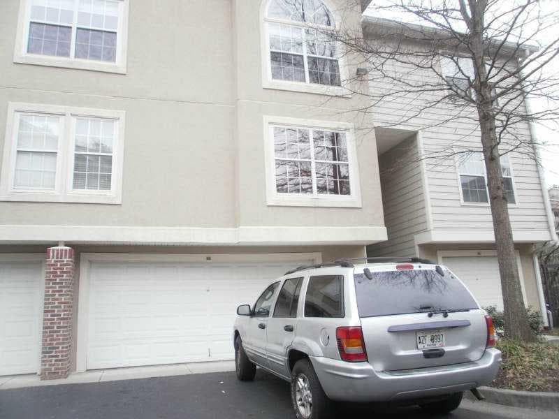 2 bedroom, 1,363 sq ft townhouse sold at 4246 RIVER GREEN Drive 207, Atlanta, GA 30327