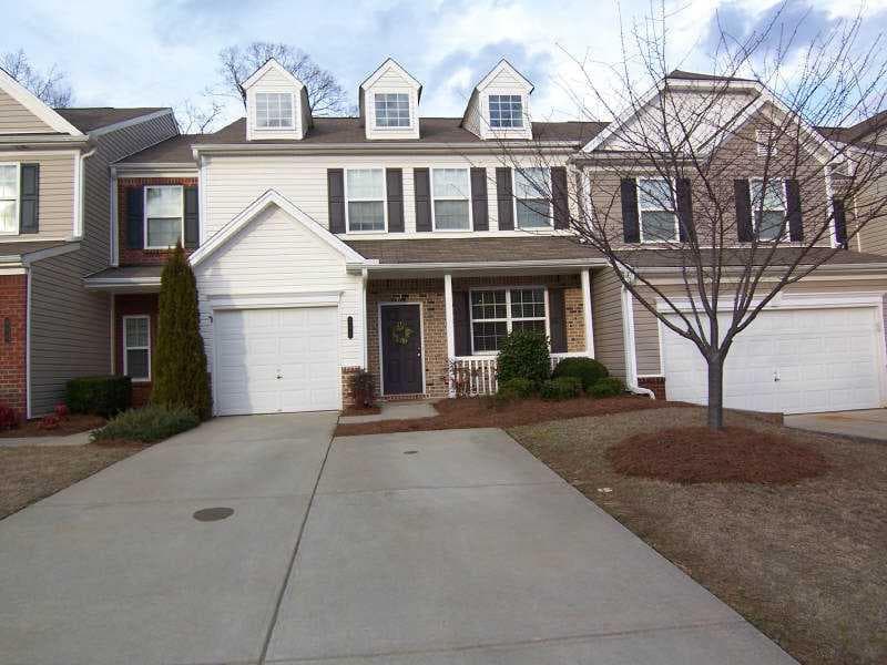555 WINDSTONE Trail 555, Alpharetta, GA 30004 — most recent listing photo