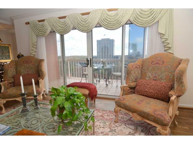 2 bedroom condominium sold at 3435 Kingsboro Road 1304, Atlanta, GA 30326