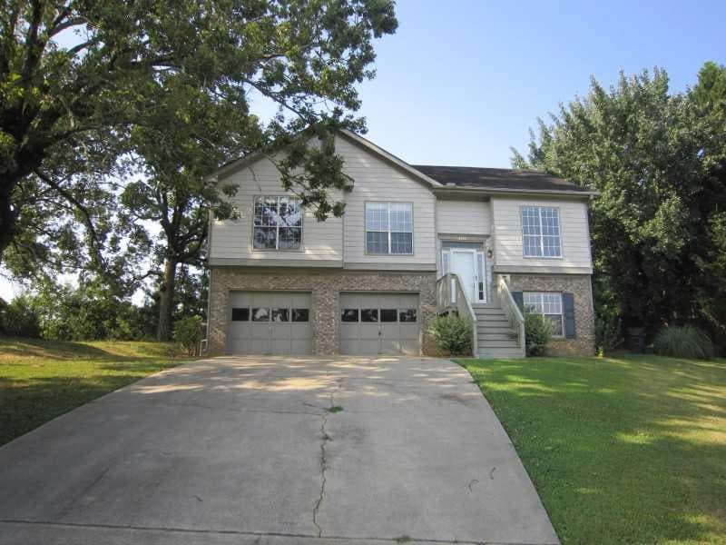 4555 Quail Point Way, Hoschton, GA 30548 — most recent listing photo