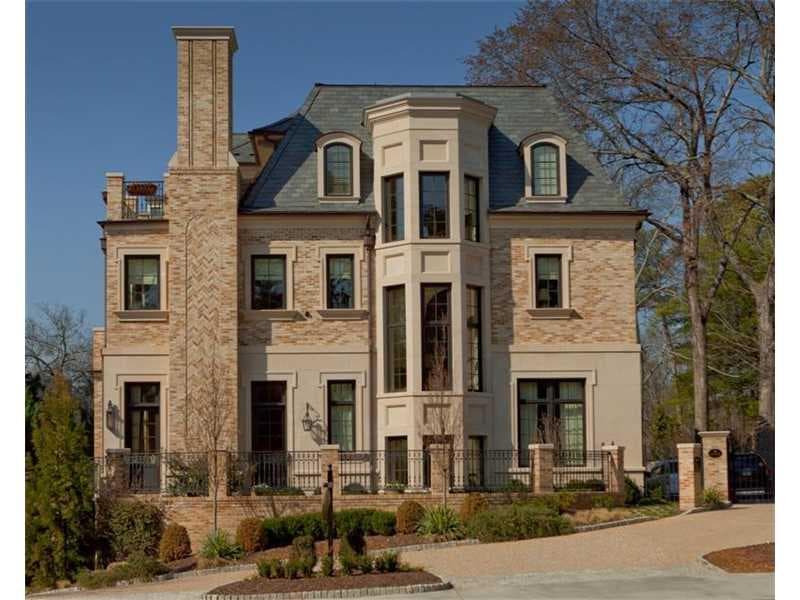 3 bedroom, 5,990 sq ft townhouse sold at 2640 Peachtree Road 2, Atlanta, GA 30305