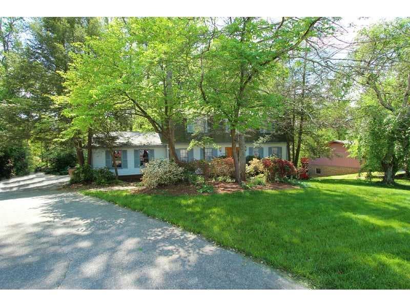 4 bedroom, 2,376 sq ft single family residence sold at 3986 Clubland Drive, Marietta, GA 30068