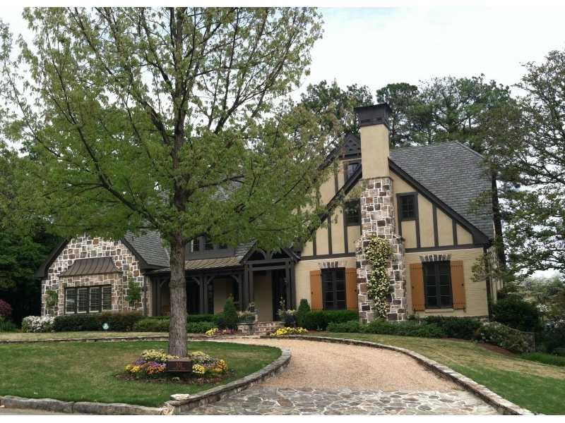 6 bedroom, 5,584 sq ft single family residence sold at 301 Robin Hood Road, Atlanta, GA 30309